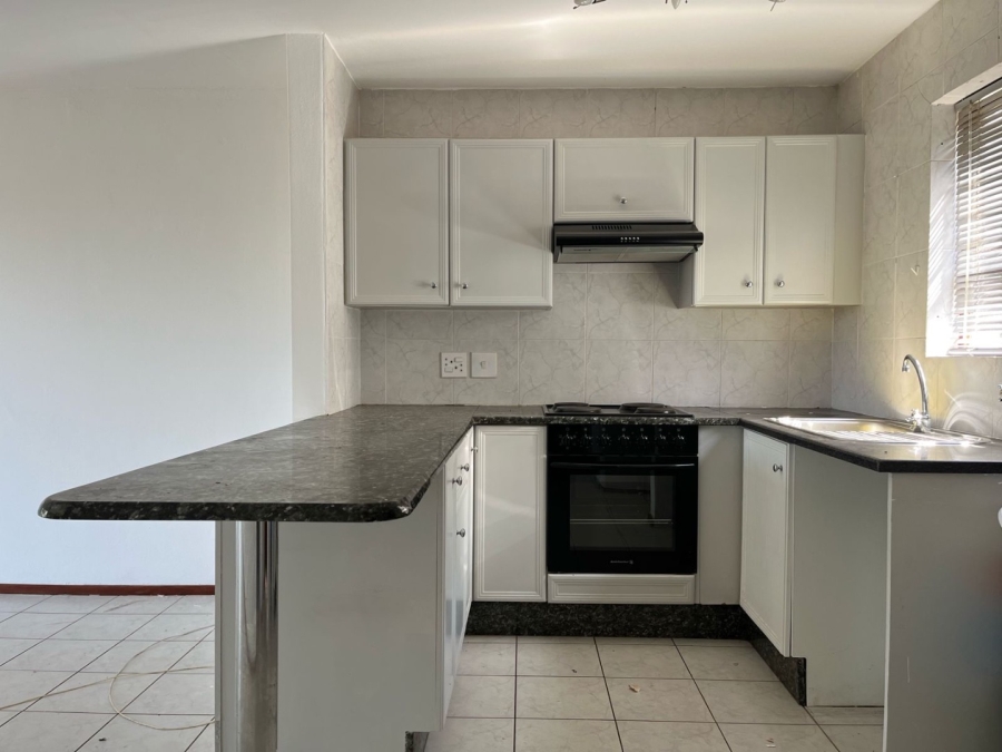 To Let 1 Bedroom Property for Rent in Kosmos North West